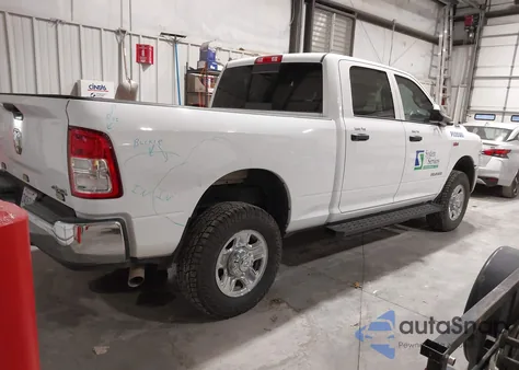 2022 Ram 2500 Tradesman 4X4 6'4 Box z USA, uszkodzony, nr VIN 3C6UR5CJ8NG305961